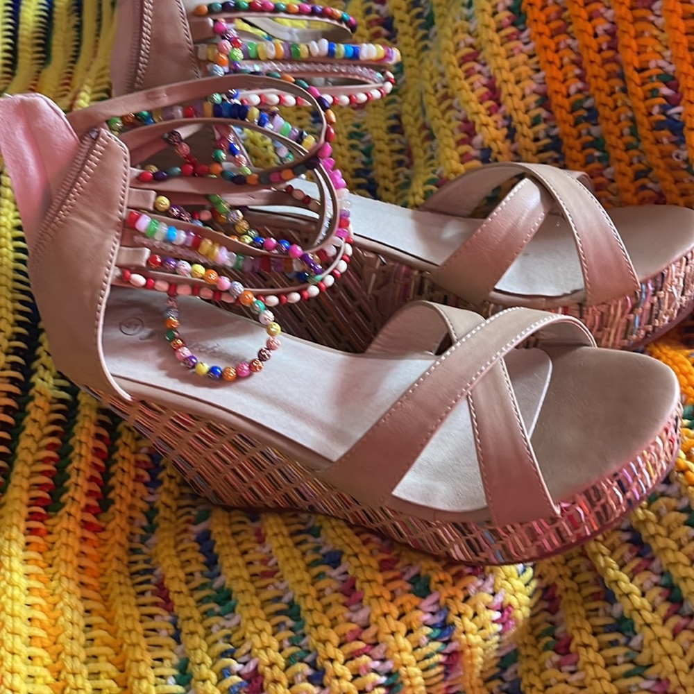Shoes - Picture 3 of 7